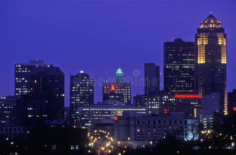 Des Moines, Iowa, skyline stock photo. Image of rises, urban - 681224