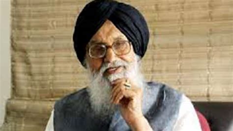 Former Punjab CM Parkash Singh Badal returns Padma Vibhushan award in ...