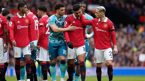 Casemiro left devastated after being sent off in Man United vs Southampton | Flipboard