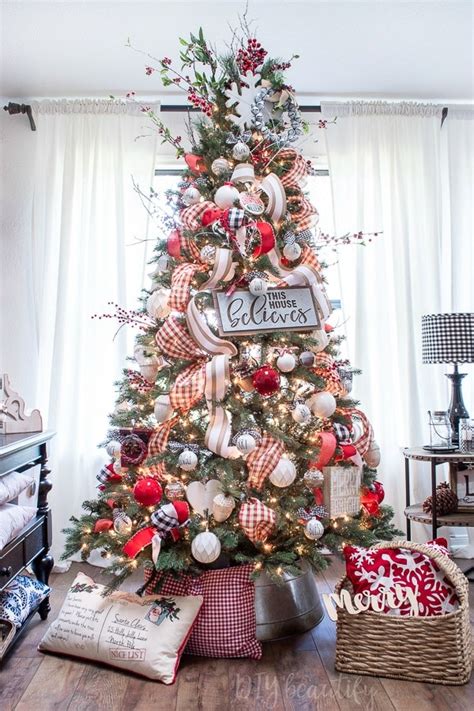 Amazing Farmhouse Christmas Tree Styles to Try - My Simpatico Life