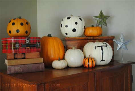 Serenity Now: Fall Pumpkin Decor on My "Mantel"