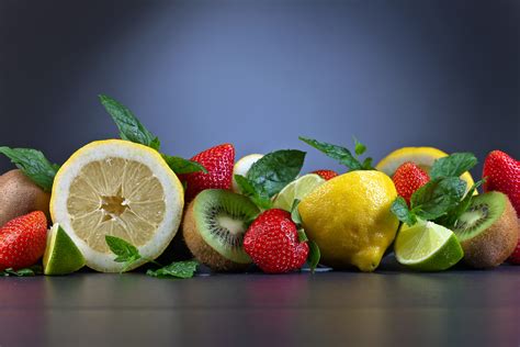 Download Kiwi Strawberry Lime Lemon Food Fruit 4k Ultra HD Wallpaper