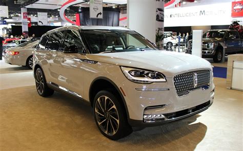 2020 Lincoln Aviator Unveiled at the Montreal Auto Show - The Car Guide