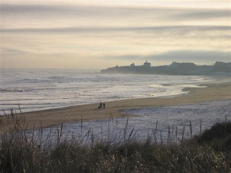 Seaton Sluice Beach © John Delap cc-by-sa/2.0 :: Geograph Britain and ...