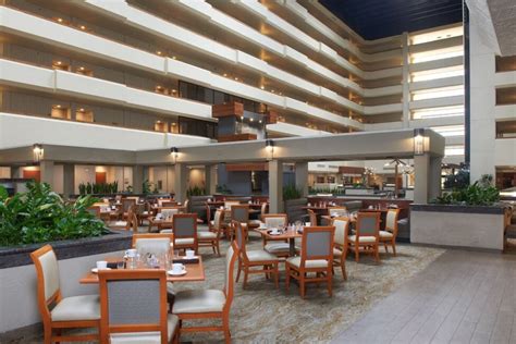 DoubleTree by Hilton Fresno Convention Center Reviews & Prices | U.S. News