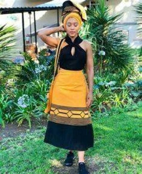 Traditional Xhosa wrap around skirt in 2020 | African traditional ...