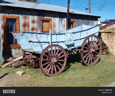 Pioneer Wagon Image & Photo (Free Trial) | Bigstock