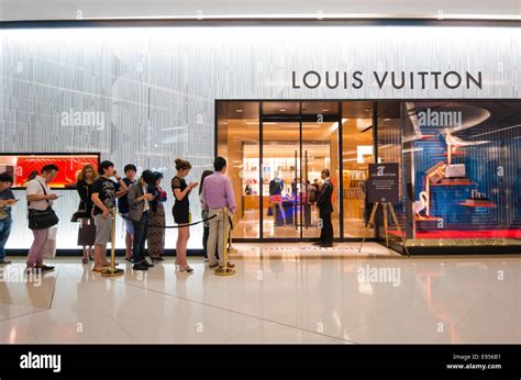 Louis Vuitton shop in Siam Paragon Bangkok Thailand Stock Photo - Alamy