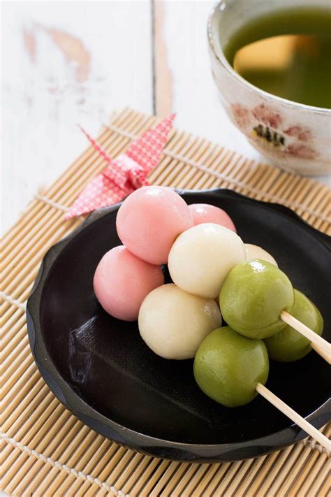 Three Colour (Sanshoku) Dango 三色団子 | Chopstick Chronicles