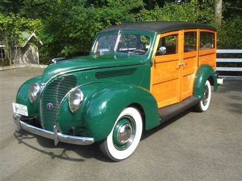 1938 FORD 81A WOODY STATION WAGON - Front 3/4 - 60815