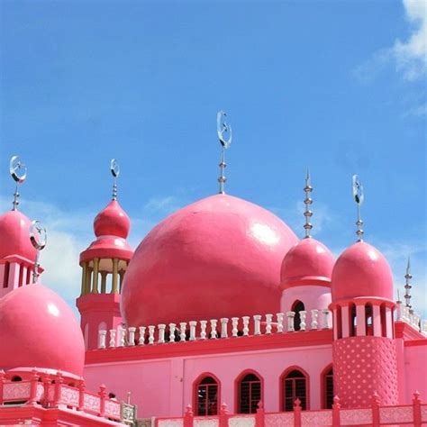 Masjid Dimaukom : The Pink Mosque of Datu Saudi Ampatuan in Maguindanao ...