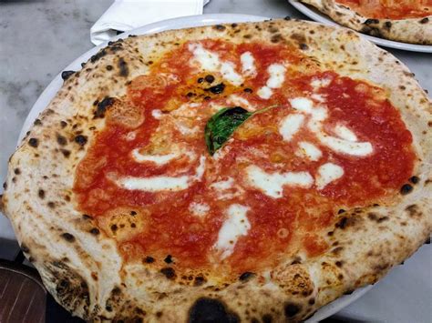 L'Antica Pizzeria da Michele - Naples Food Guide | The Travellist