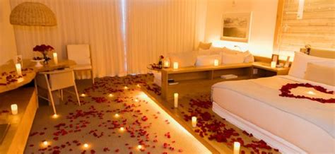 Hotel Room Decoration Packages for Luxury Chicago Suites