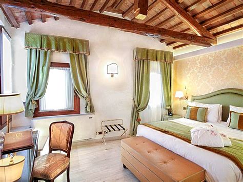 Top 20 Hotel Rooms with Balcony or Private Terrace in Venice