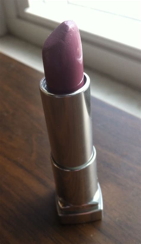 Lipstick Maniac: Maybelline Porcelain Lipstick: Elegant Lilac