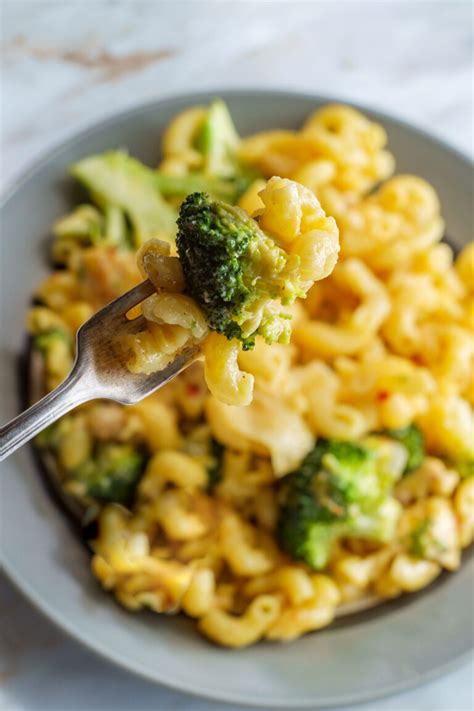 Baked Broccoli Mac and Cheese - Brooklyn Farm Girl