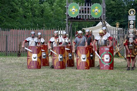 File:Roman soldier 70 aC.jpg - Wikimedia Commons