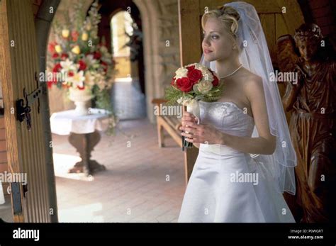 Just married 2003 brittany murphy hi-res stock photography and images ...