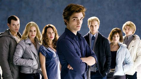 "Twilight"Almost Cast a Different Actor to Play Carlisle Cullen | Teen ...