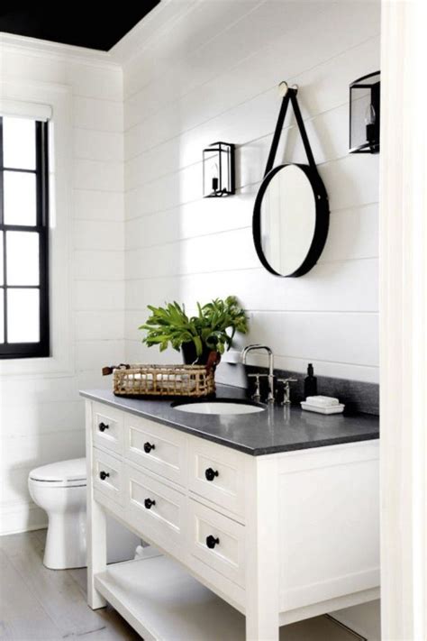 10+ Black & White Bathroom Decor - DECOOMO