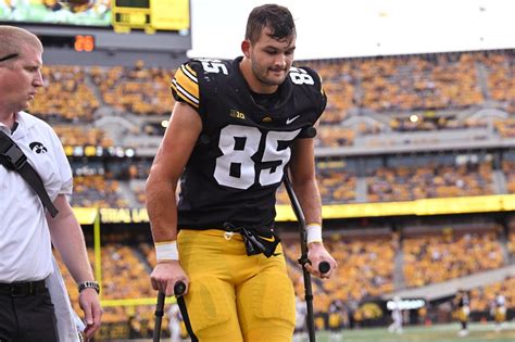 Iowa TE Luke Lachey (ankle) undergoes surgery