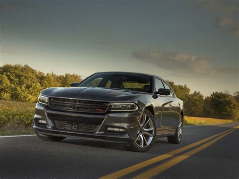 5 Things You Need to Know About the Dodge Charger R/T | Web2Carz