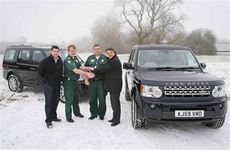 Land Rover Discovery 4 for London Ambulance Service - autoevolution