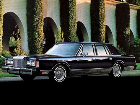 1981 Lincoln Town Car - Information and photos - MOMENTcar