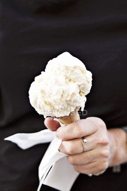 Vanilla Ice cream cone — table, Ready To Eat - Stock Photo | #152252298