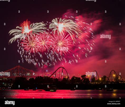 Fireworks at La Ronde, Montreal-Canada 2016 Stock Photo - Alamy