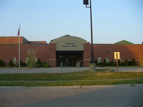 File:Newburg Middle School.jpg - Wikipedia