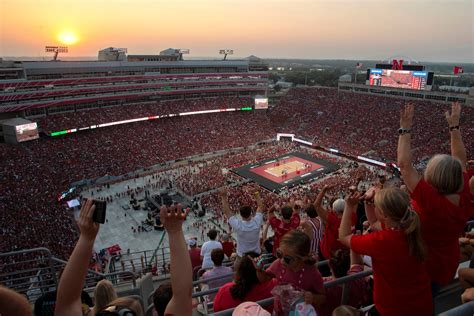 Nebraska volleyball sets women’s sporting event attendance world record ...