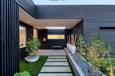 25 Midcentury Modern Landscaping Ideas for Your Home