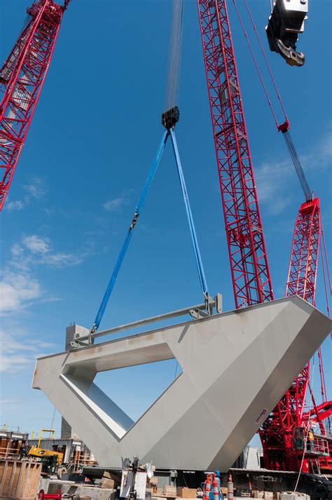 First pier caps installed on Champlain Bridge - Bridge Design ...