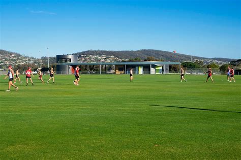 Clarence High School Oval Sports Pavilion | ArchitectureAu