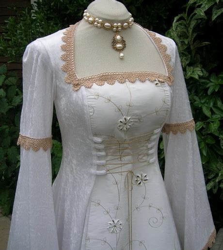 Pagan wedding dresses - Natalie