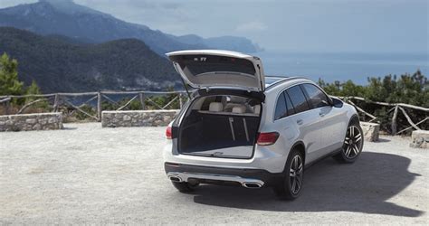 2021 Mercedes-Benz GLC Interior & Features | Seating, Cargo Space ...