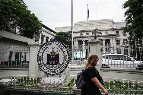 SC hikes bar admission fee to P5,000 | Philstar.com