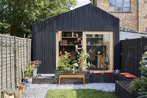 Space-Savvy Garden Studio and Office in London Charms with Adaptable Design | Decoist