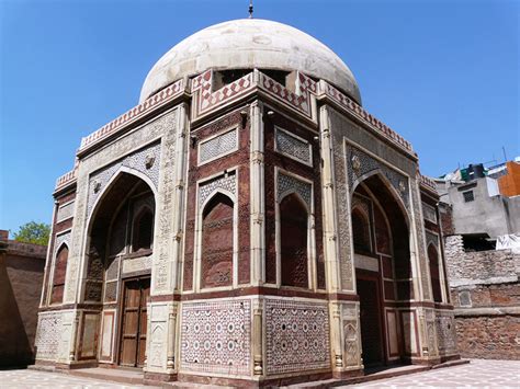 Take A Look @ Atgah Khan’s Tomb In Nizamuddin | So Delhi