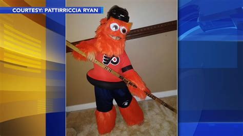 Seamstress mom makes mini-Gritty costume for Flyers home opener - 6abc ...