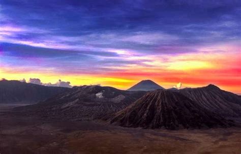 Sunrise Gunung Bromo yang Mendunia | Potlot-Adventure