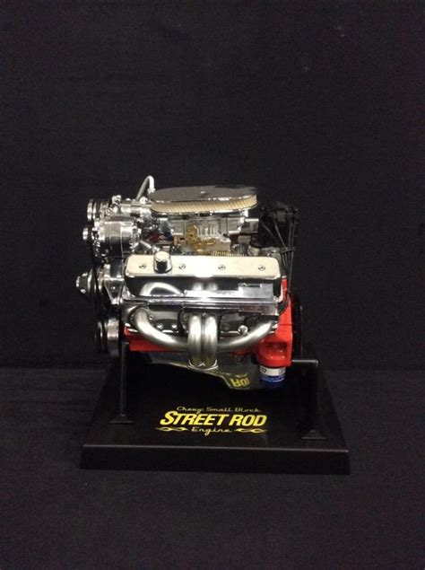 Chevrolet small block street rod engine in plastic, crank an