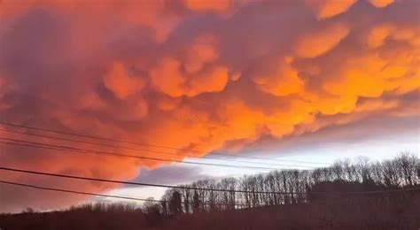 What caused incredible red thunderstorm clouds to descend on Sussex ...