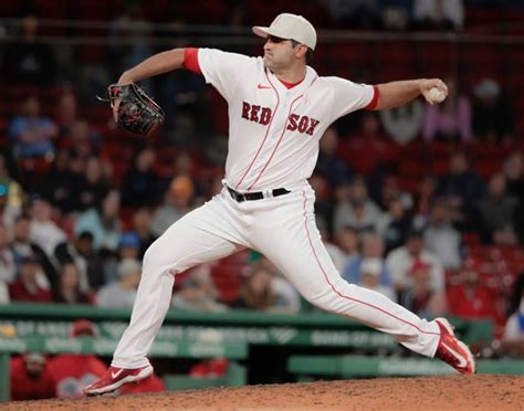 Former Red Sox pitcher Bill Lee 'wasn't breathing' after collapse, revived