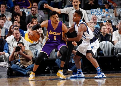 PHOTOS: Lakers vs. Mavericks (03/07/17) Photo Gallery | NBA.com