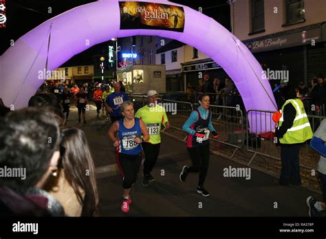 Mountain Ash, Wales, UK 31st December 2018. Nos Galan 2018 road races, Mountain Ash in South ...