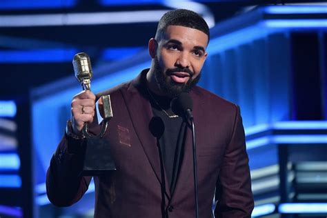 Drake Gives Shout-Out To Arya Stark At Billboard Music Awards ...