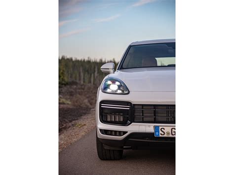 2021 Porsche Cayenne Hybrid: 54 Exterior Photos | U.S. News & World Report