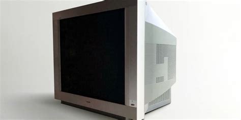 SONY Trinitron Colour TV KV-ES38M31 (2002) | Wolf Review